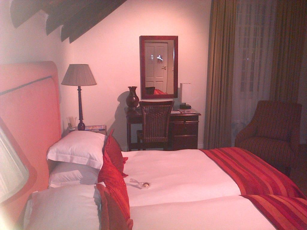 Nautilus Guest House 허머너스 외부 사진